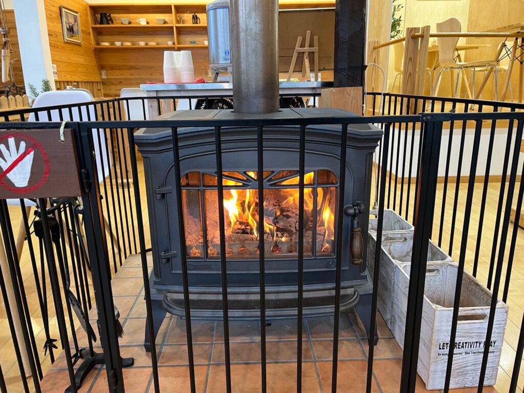 カフェまどか【那須】薪ストーブ写真