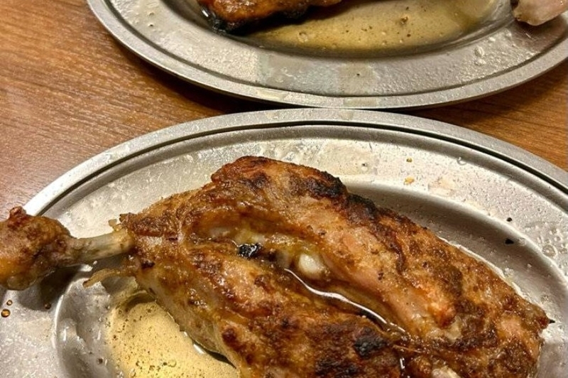 香ばしさが食欲をそそる丸亀名物「骨付鳥」