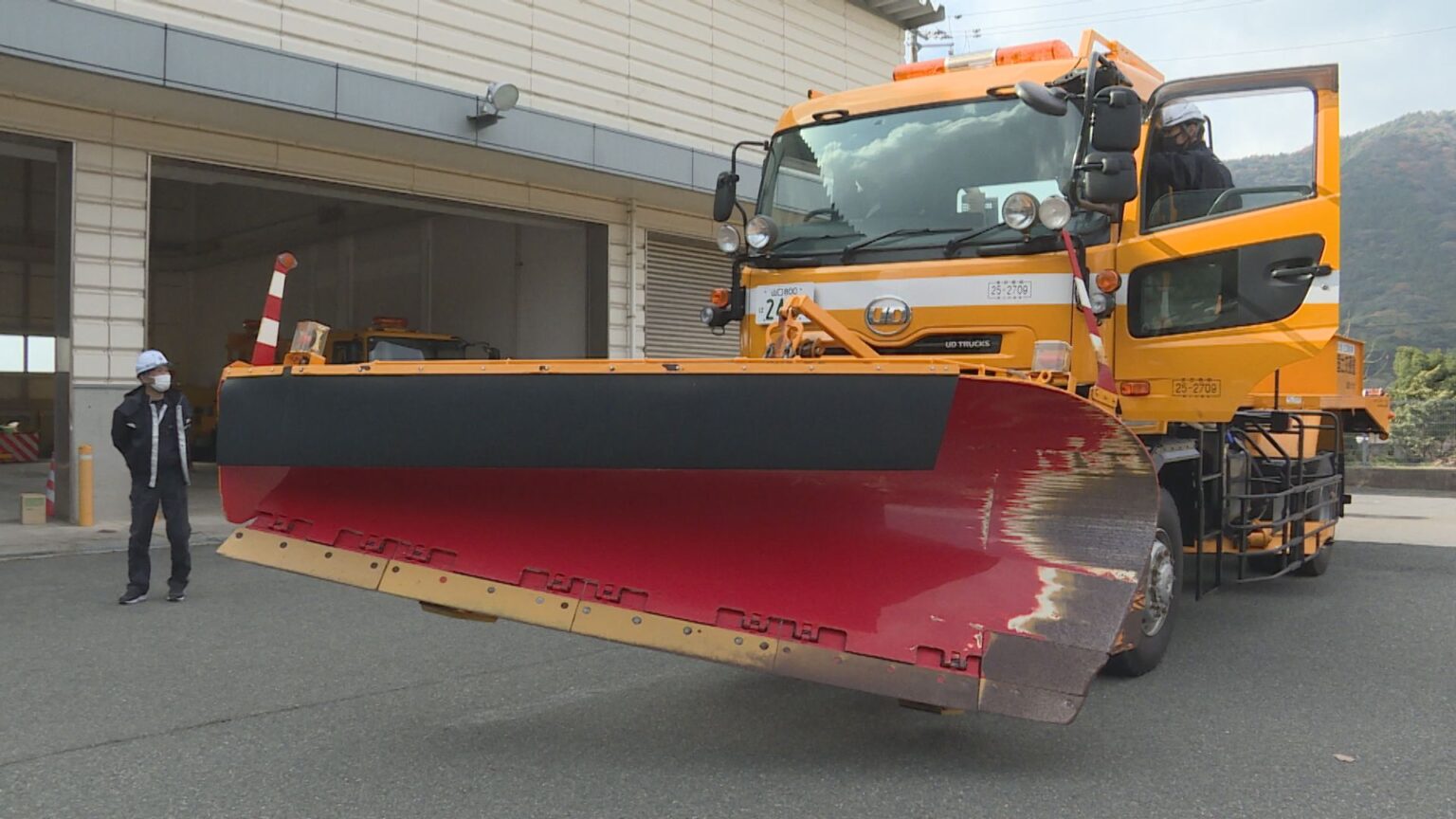 雪の災害に備えて 冬の訪れ前に除雪業者が機械の操作を確認 山口(tysテレビ山口) – Yahoo!ニュース 雪の災害に備えて 冬の訪れ前に除雪業者が機械の操作を確認 山口(tysテレビ山口) - Yahoo!ニュース