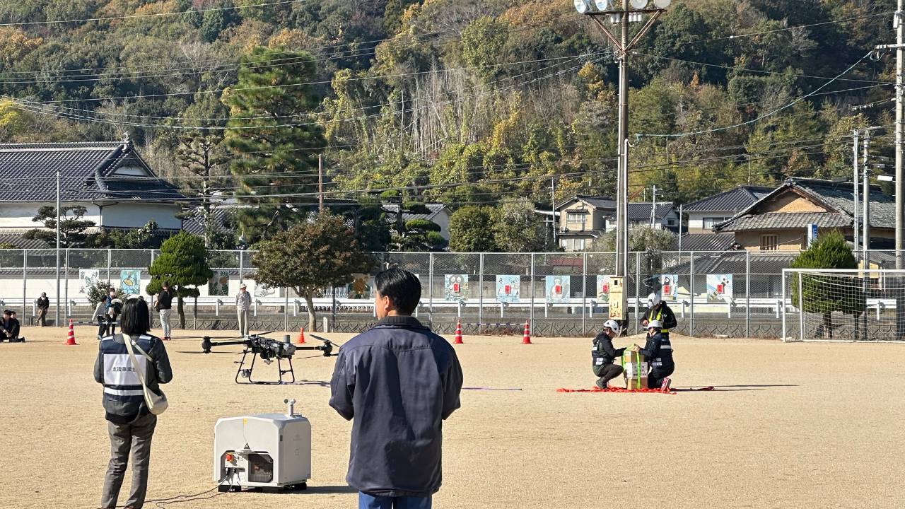 内閣府・広島県・福山市連携、ドローン4機同時運用による大規模防災訓練を実施