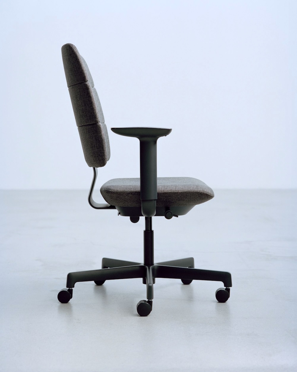 イトーキ×柴田文江 ワークチェア〈SHIGA（シガ）〉