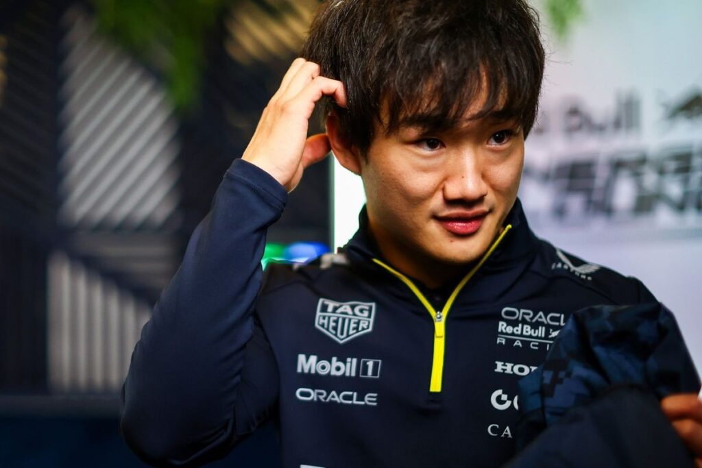 【公式発表】角田裕毅F1シート喪失。ハジャーがレッドブルに昇格し、フェルスタッペンのチームメイトに。レーシングブルズはローソン＆新人リンドブラッド（motorsport.com 日本版） - Yahoo!ニュース
