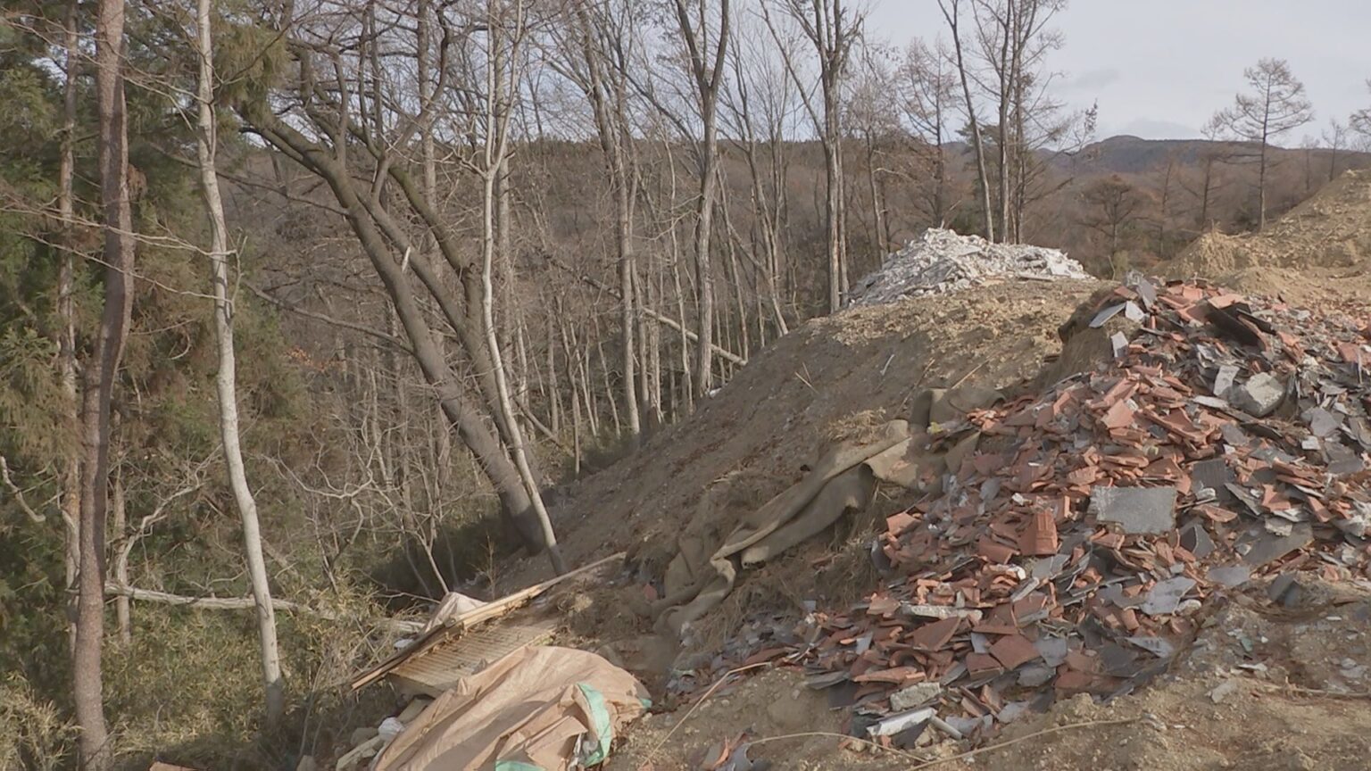 赤城山に廃棄物のコンクリートなどおよそ3トンを投棄か　5人逮捕　茨城県警（TBS NEWS DIG Powered by JNN）
