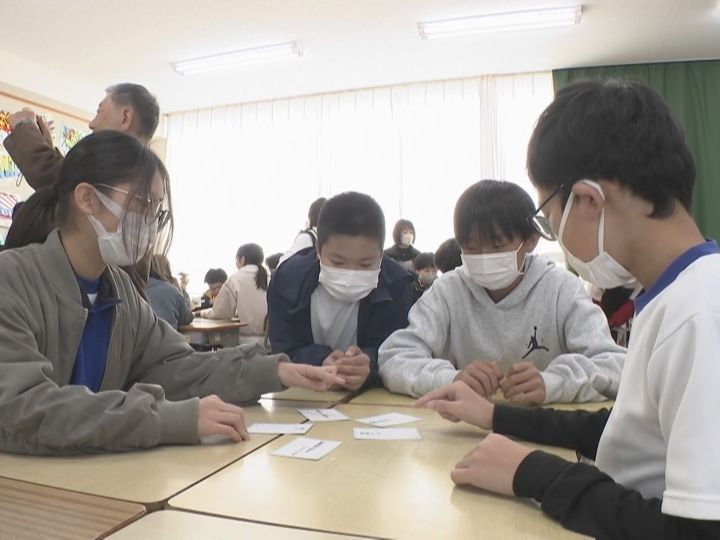 お題は「面識ない人とのDM」など…子供たちがカードゲームで学ぶ“情報リテラシー” 警察が小学校で出張授業 | 東海テレビNEWS