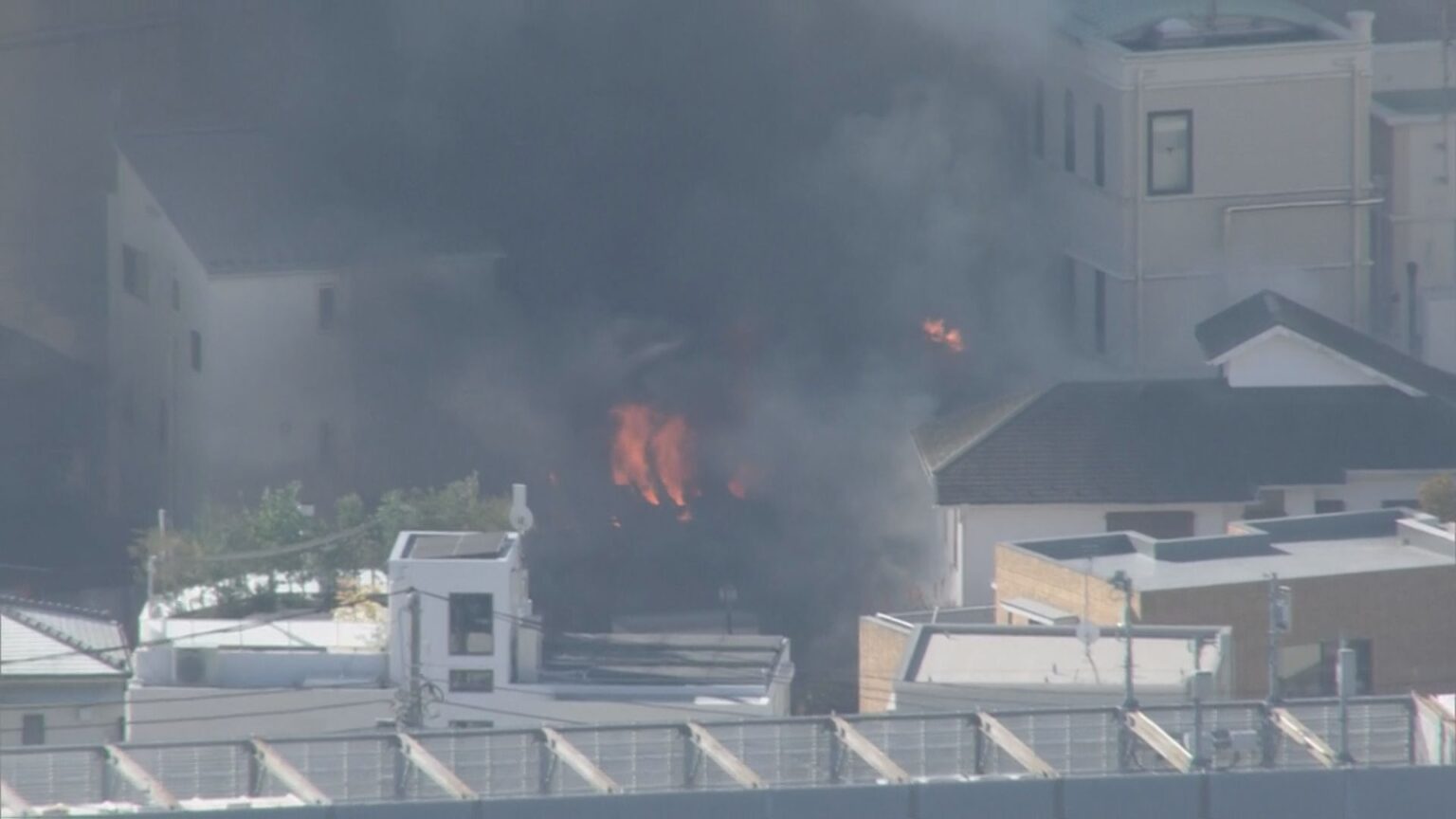 【速報】東京・港区高輪の2階建て住宅で火災 92歳女性けがか ガス点火時に爆発した可能性も(TBS NEWS DIG Powered by JNN) 【速報】東京・港区高輪の2階建て住宅で火災 92歳女性けがか ガス点火時に爆発した可能性も(TBS NEWS DIG Powered by JNN)
