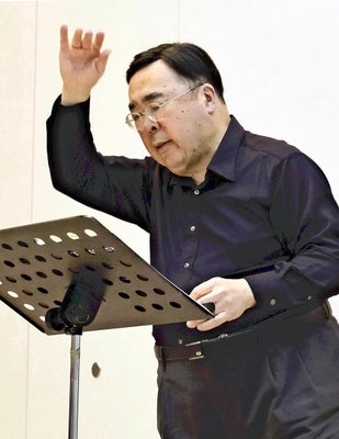 団員を指揮する澤さん