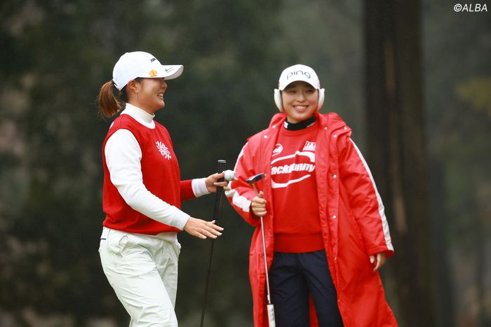 ＜中間速報＞女王・佐久間朱莉らJLPGAチームが14ptでリード　PGAは2pt差追走（ゴルフ総合サイト ALBA Net） - Yahoo!ニュース