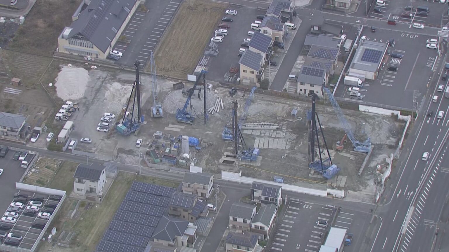 結婚式場の解体現場で土砂崩れ 64歳男性作業員が巻き込まれ死亡 コンクリート杭撤去の作業中 三重・鈴鹿市（CBCテレビ） - Yahoo!ニュース