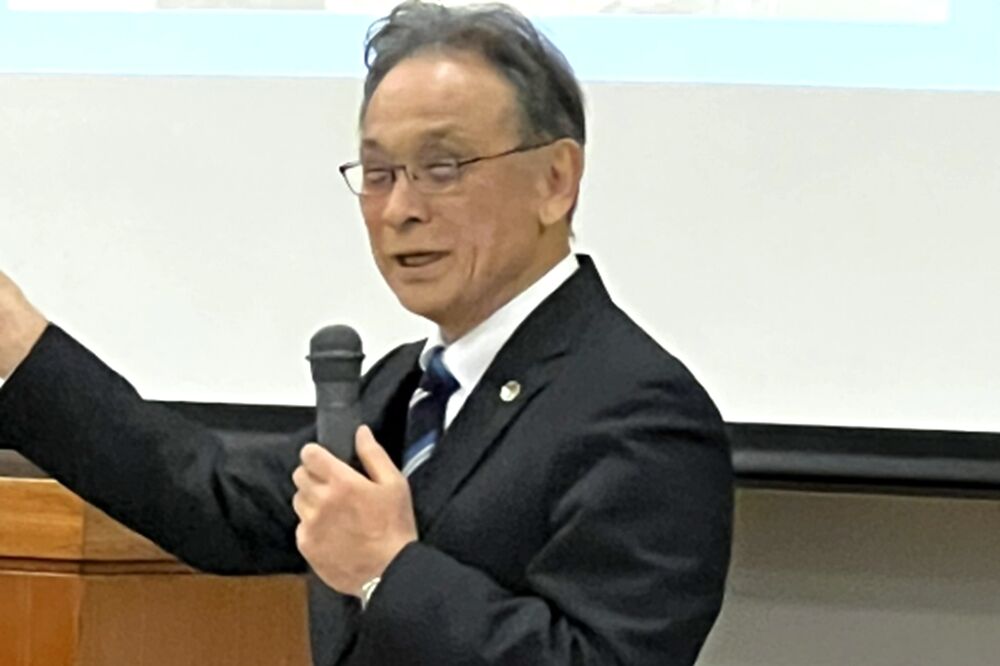 岐阜市教育委員会教育長 水川和彦氏（岐阜大学客員教授）による特別講話 「教師とは何者？」 を開催しました | お知らせ