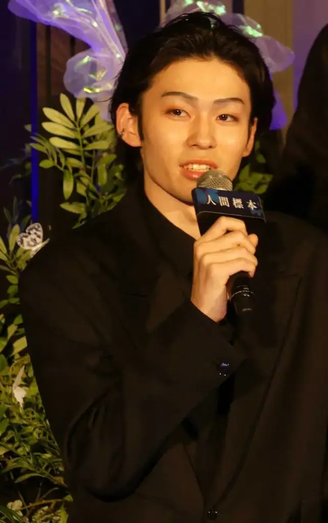 市川染五郎　英国から中継で出席の“父”西島秀俊に感謝　初ドラマは「力強い作品」と手応え - スポニチ Sponichi Annex 芸能