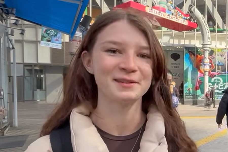 オーストラリア人大学生のヤニーさん（スクリーンショット）