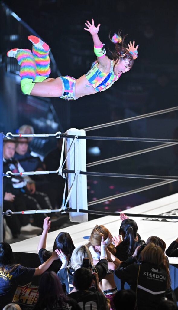 フワちゃん、プロレス再デビュー戦黒星「最後の最後まで勝てると…」敬語でマイクアピール 満員札止めの観客の拍手浴びる - Yahoo!ニュース