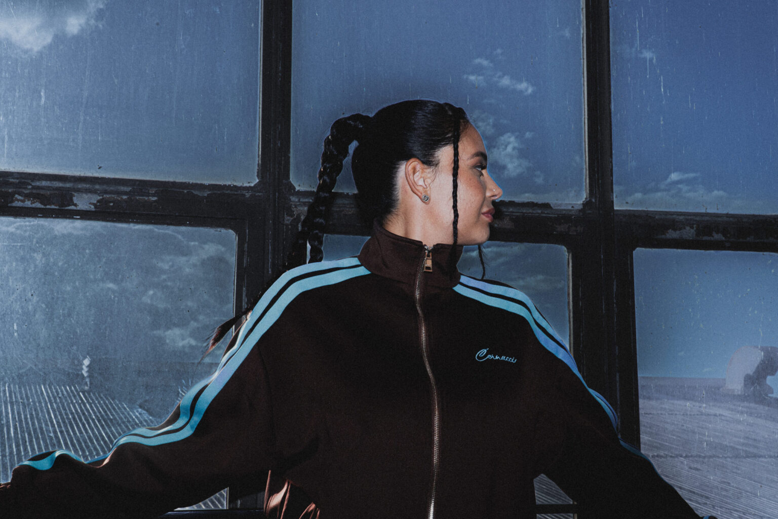 ハードハウスxトランス要素でヨーロッパを席巻中のジャンル”High Energy Bouncy Techno”の女王、Hannah Laingが最新曲「Have You Ever Loved (Ellie)」MV公開! ハードハウスxトランス要素でヨーロッパを席巻中のジャンル”High Energy Bouncy Techno”の女王、Hannah Laingが最新曲「Have You Ever Loved (Ellie)」MV公開!