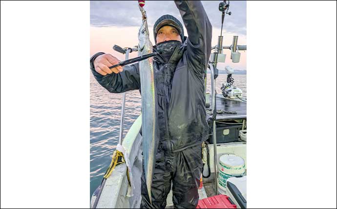 「まるで修行？」富山湾のナイトテンヤタチウオ釣りで指4本級手中【富山県】