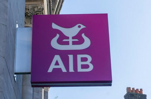 AIBスタッフ数百人が職場復帰方針で合意に達し、リモートワークの支持を獲得