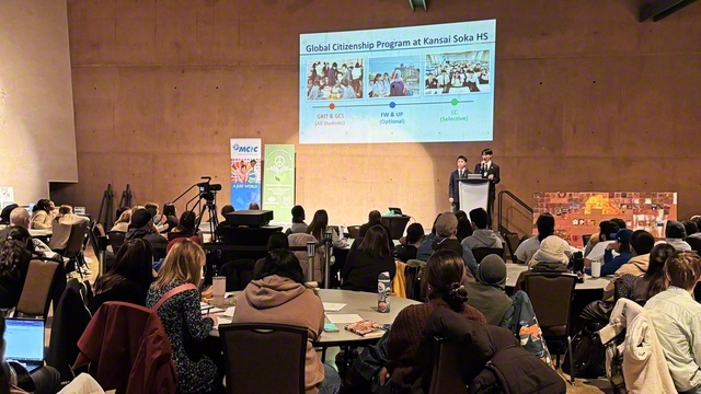 関西高生が核軍縮に関する発表を（10月31日、ウィニペグ市内で）