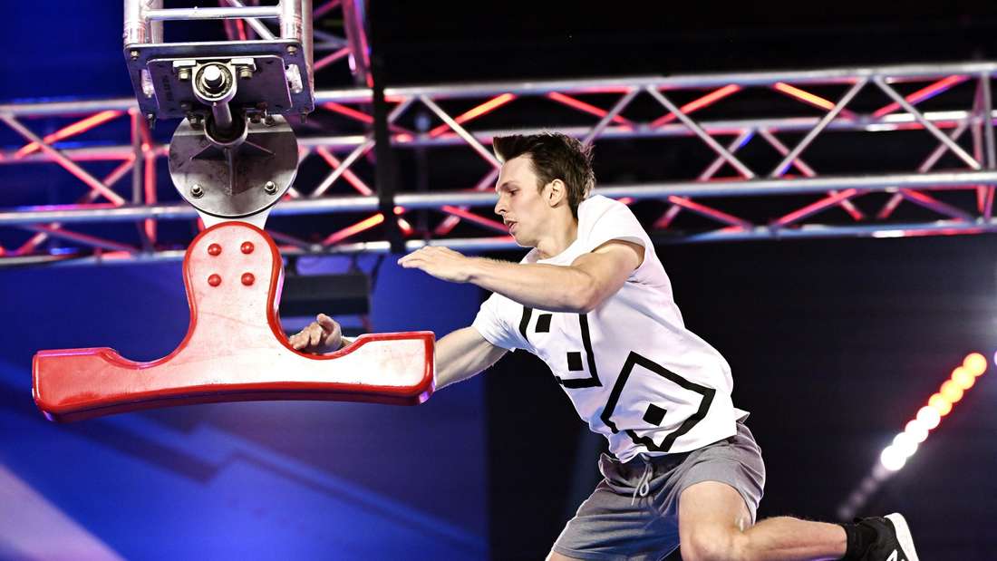 Ole Janek aus Berlin beeindruckte beim Hangel-Special von „ Ninja Warrior“. Im Finale musste er verletzt passen.