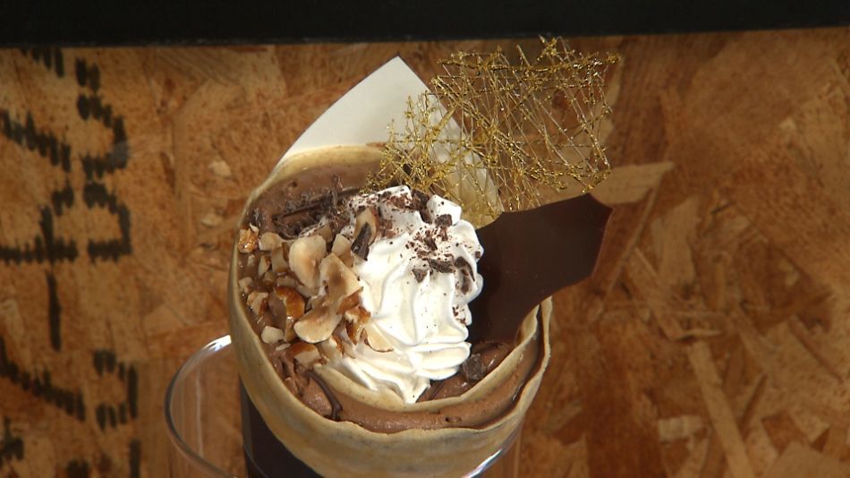 自宅のガレージを改装！住宅街で見つけた具材たっぷり絶品クレープ… NUTS  CHOCO  crepe（金バク！2025年12月12日OA）