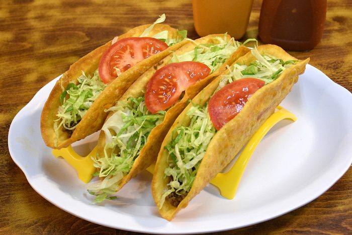 長さ約20センチのビッグサイズのタコス（3P、900円）