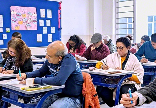 教学試験に臨む東デリー方面の友（同、ノイダで）