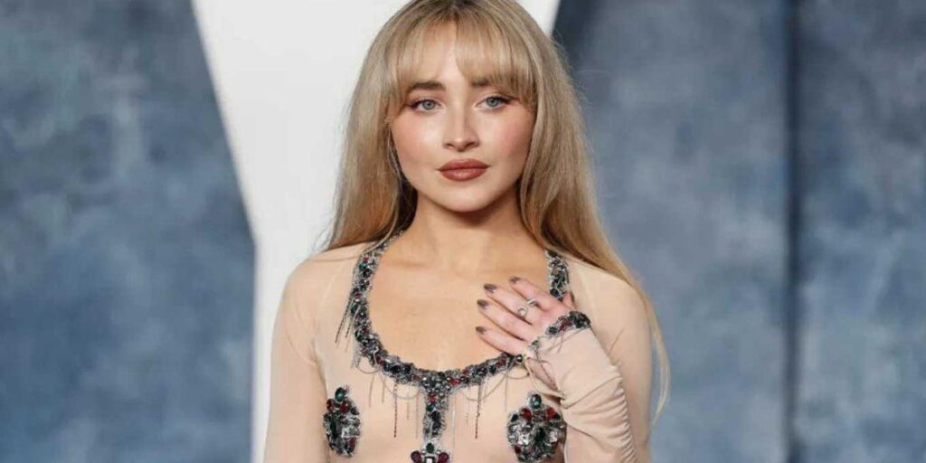 「バカなのか遅いのか？」ホワイトハウス、ポップスターのサブリナ・カーペンターに対して醜い戦争を開始