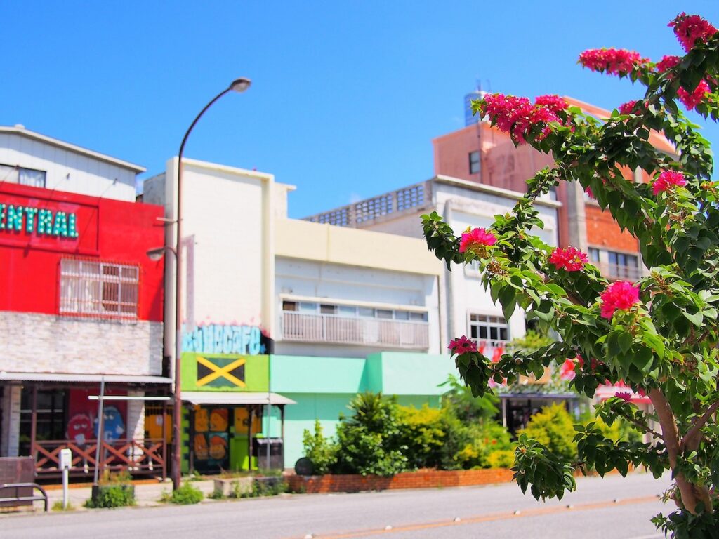 【2025年版】沖縄県民が選んだ「住み続けたい街(自治体)」ランキング! 2位「嘉手納町」、では1位は? – All About ニュース 【2025年版】沖縄県民が選んだ「住み続けたい街(自治体)」ランキング! 2位「嘉手納町」、では1位は? - All About ニュース