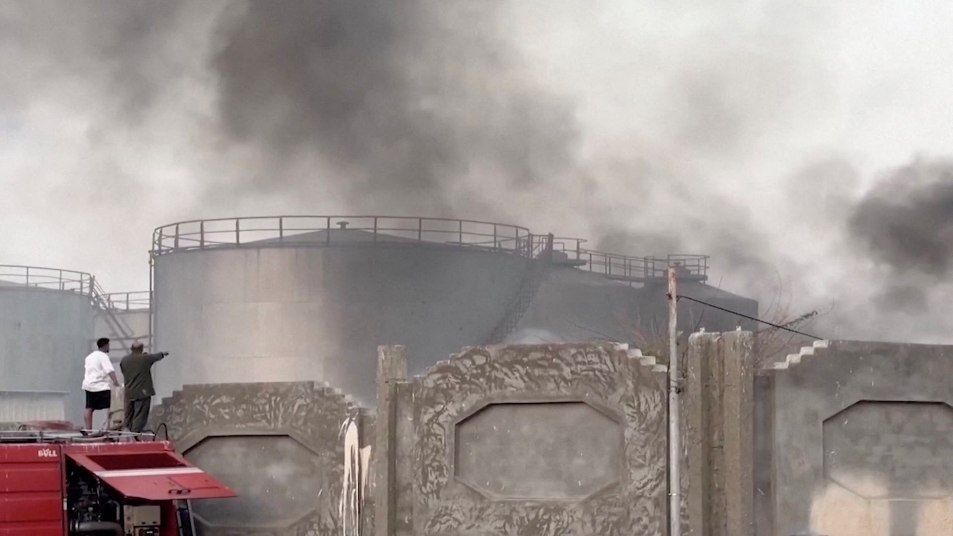 サウジ、イエメン南部の港を空爆　ＵＡＥ部隊撤収を表明