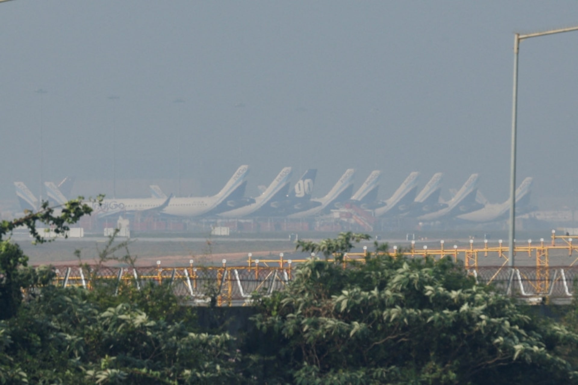 インド当局、インディゴ航空に規制措置発動を警告　数千便のフライト欠航