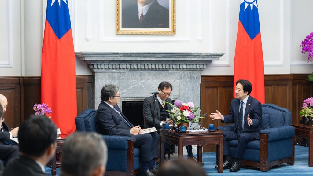 台湾・頼清徳総統、自民党の萩生田光一幹事長代行と会談 高市首相の台湾支持に謝意 | 黃信維(コウ・シンイ) | ニュース 台湾・頼清徳総統、自民党の萩生田光一幹事長代行と会談 高市首相の台湾支持に謝意 | 黃信維(コウ・シンイ) | ニュース