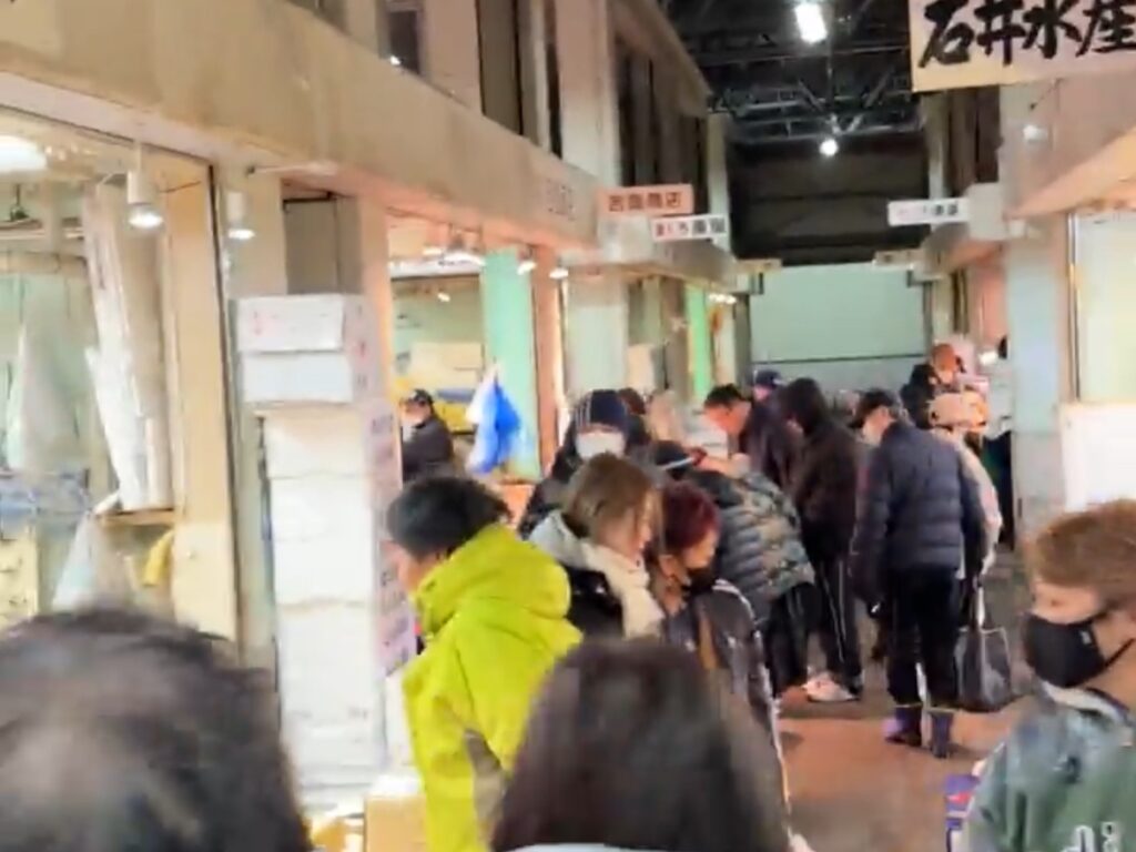 船橋市場で「年末大売り出し」今年も29日・30日の2日間 混雑回避には早朝来場が鍵 | みんなで船橋を盛り上げる船橋情報サイト「MyFunaねっと」 船橋市場で「年末大売り出し」今年も29日・30日の2日間 混雑回避には早朝来場が鍵 | みんなで船橋を盛り上げる船橋情報サイト「MyFunaねっと」