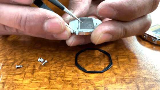 CASIOの伝説的デジタルウォッチ「F-91W」の交換用オープンソース基盤「Sensor Watch」 - 画像