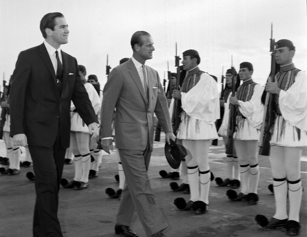 1974 年 12 月 8 日。軍事政権後初の自由投票で、ギリシャはコンスタンティノス 2 世の返還を拒否し、69% が共和制を選択した。