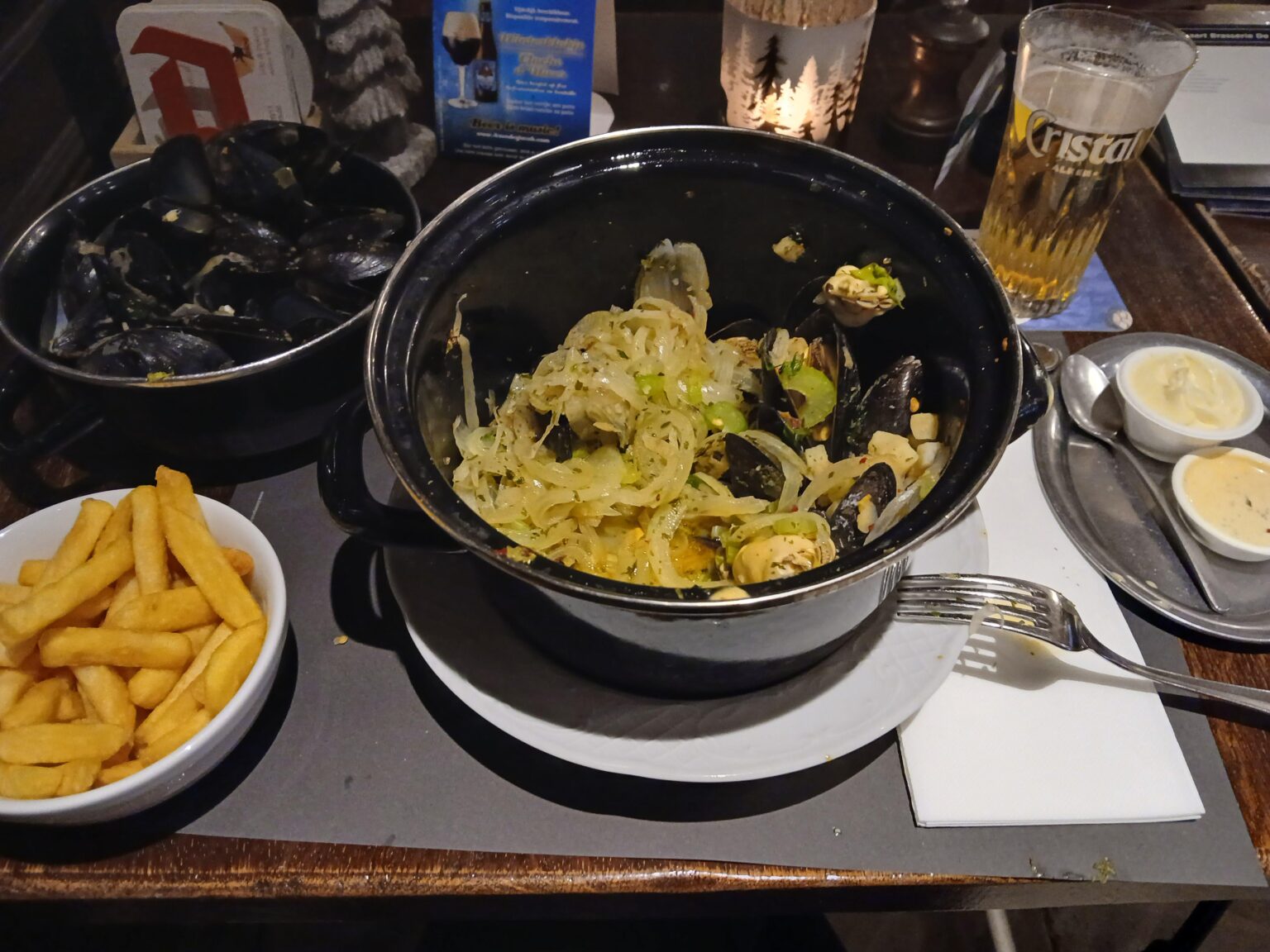 数日前、ムール貝を食べるには寒すぎると言われた旅行者のために。