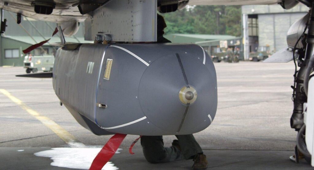 ウクライナ軍、ストームシャドウミサイルでノボシャフチンスク製油所を攻撃