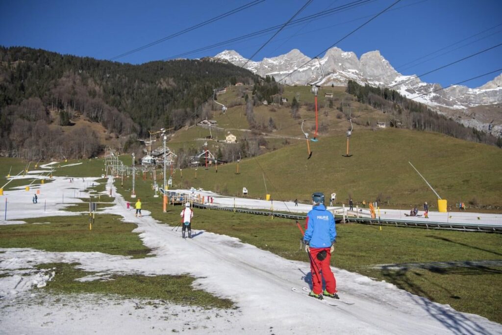 スイスはさらなる熱波、干ばつ、激しい嵐に備える