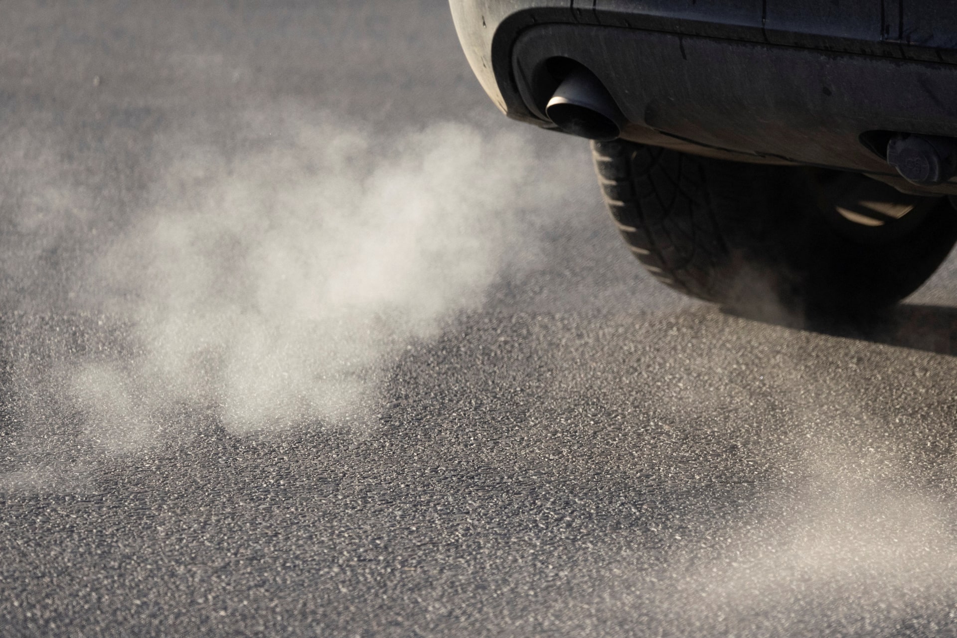 情報ＢＯＸ：ＥＵのガソリン車販売禁止撤回、柔軟運用で35年以降も容認