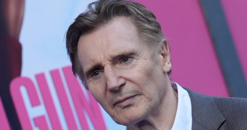 「非良心的」：リーアム・ニーソン、新しい反ワクチン文書での役割をめぐって厳しい監視に直面
