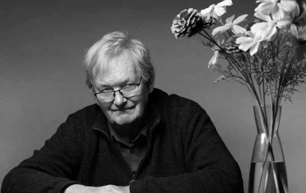 訃報：マーティン・パー、73歳で死去。観光文化を皮肉と笑いで捉えた写真家 | ARTnews JAPAN（アートニュースジャパン）