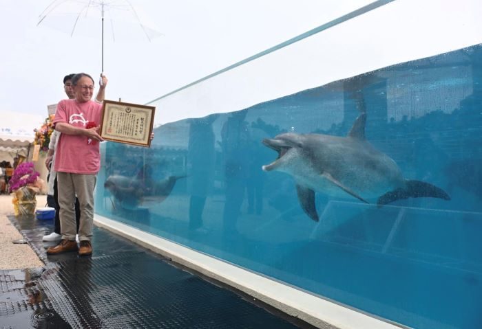 デニー知事もオキちゃん追悼　「多くの県民や観光客に笑顔と感動」　