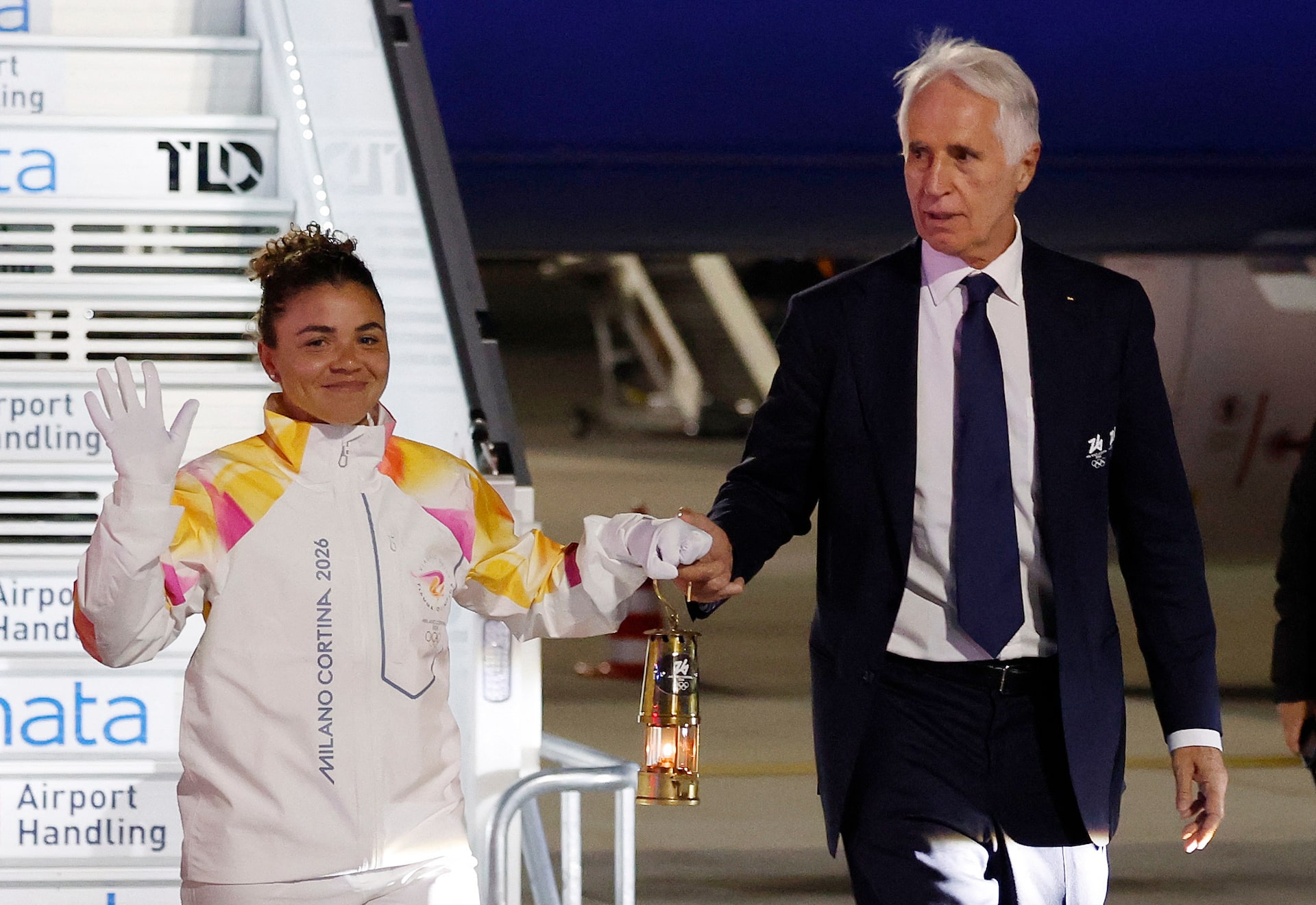 五輪＝ミラノ大会の聖火がイタリア到着、6日からリレー開始