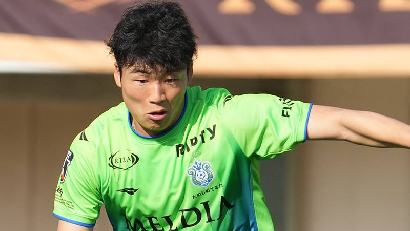 鈴木章斗、サンフレッチェ広島移籍決定か！湘南ベルマーレスポンサーの投稿話題 | Football Tribe Japan