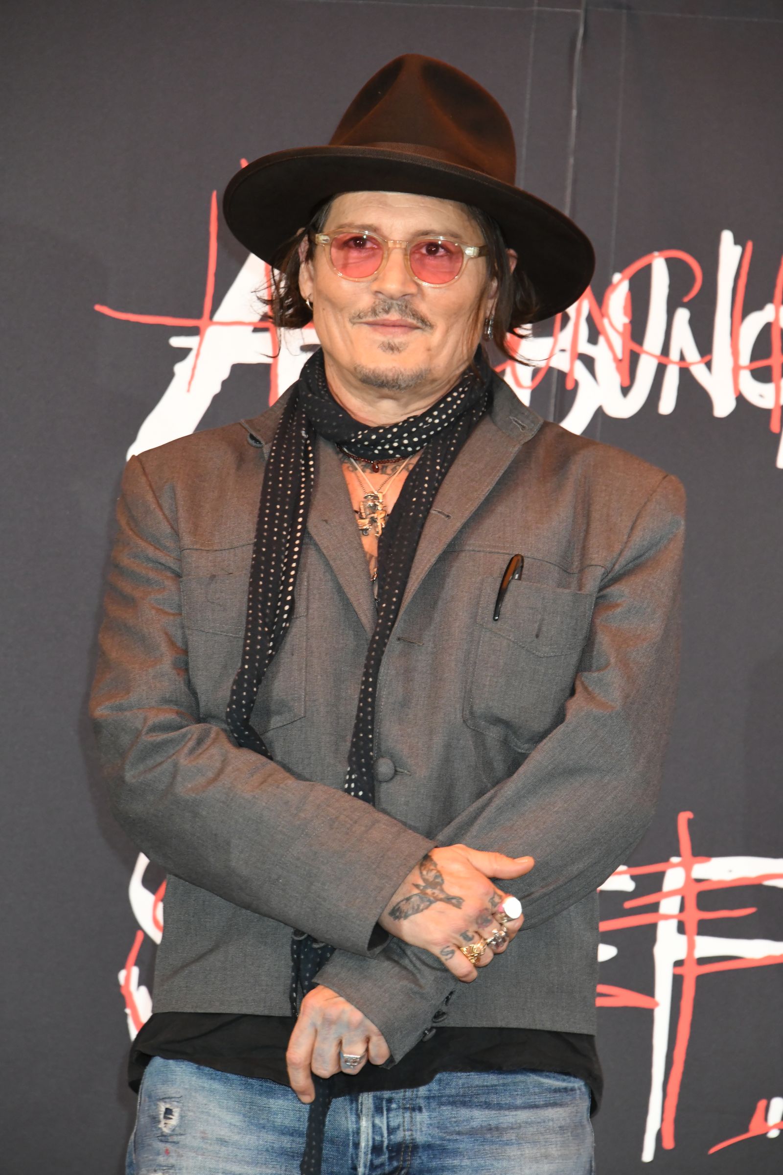 ジョニー・デップJohnny Depp attends the press conference for A Bunch Of Stuff  Tokyo at NEWoMan TAKANAWA on November 27 2025 in...