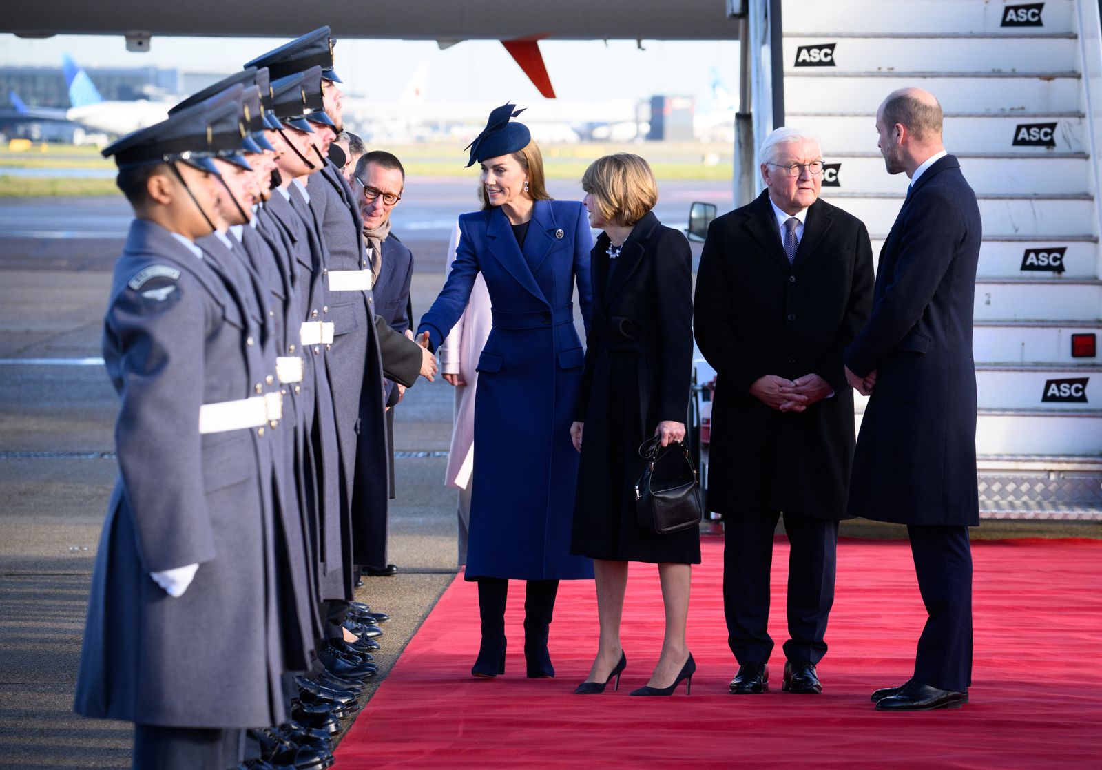 ウィリアム皇太子、キャサリン妃、ドイツ大統領夫妻President FrankWalter Steinmeier and Elke Büdenbender arrive at London Heathrow Airport and are...