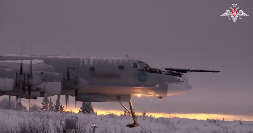 プーチン大統領が英国へのクリスマス飛行で爆撃機を送る中、NATO戦闘機が緊急発進