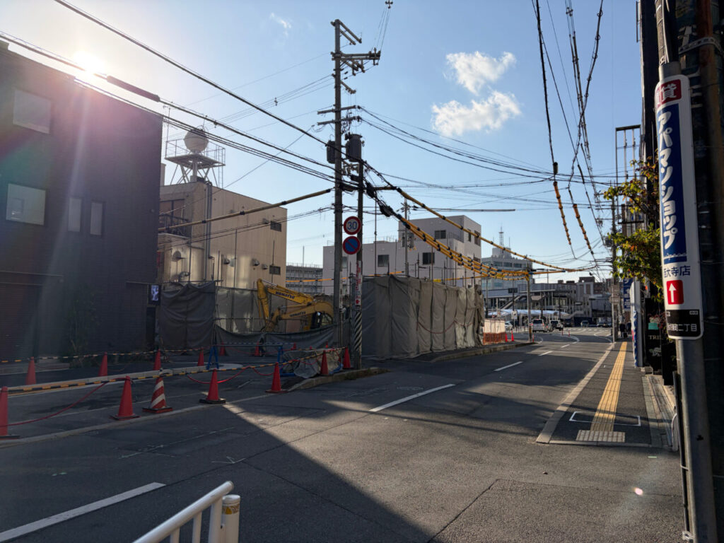 【奈良市】大和西大寺駅北側、サンワ栄町ビルと梅守ビルが取り壊されていました。 | 号外NET 奈良市