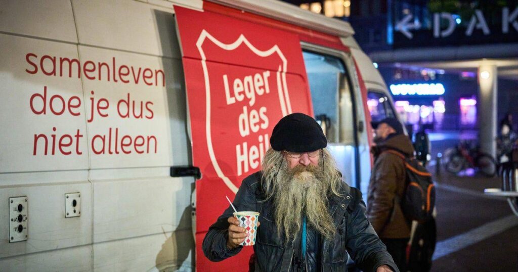 ホームレスの人々は政府にとって「最もお金がかかる」人口グループの一つだが、それは必須ではない：「ケアは事態が悪化した場合にのみ展開される」