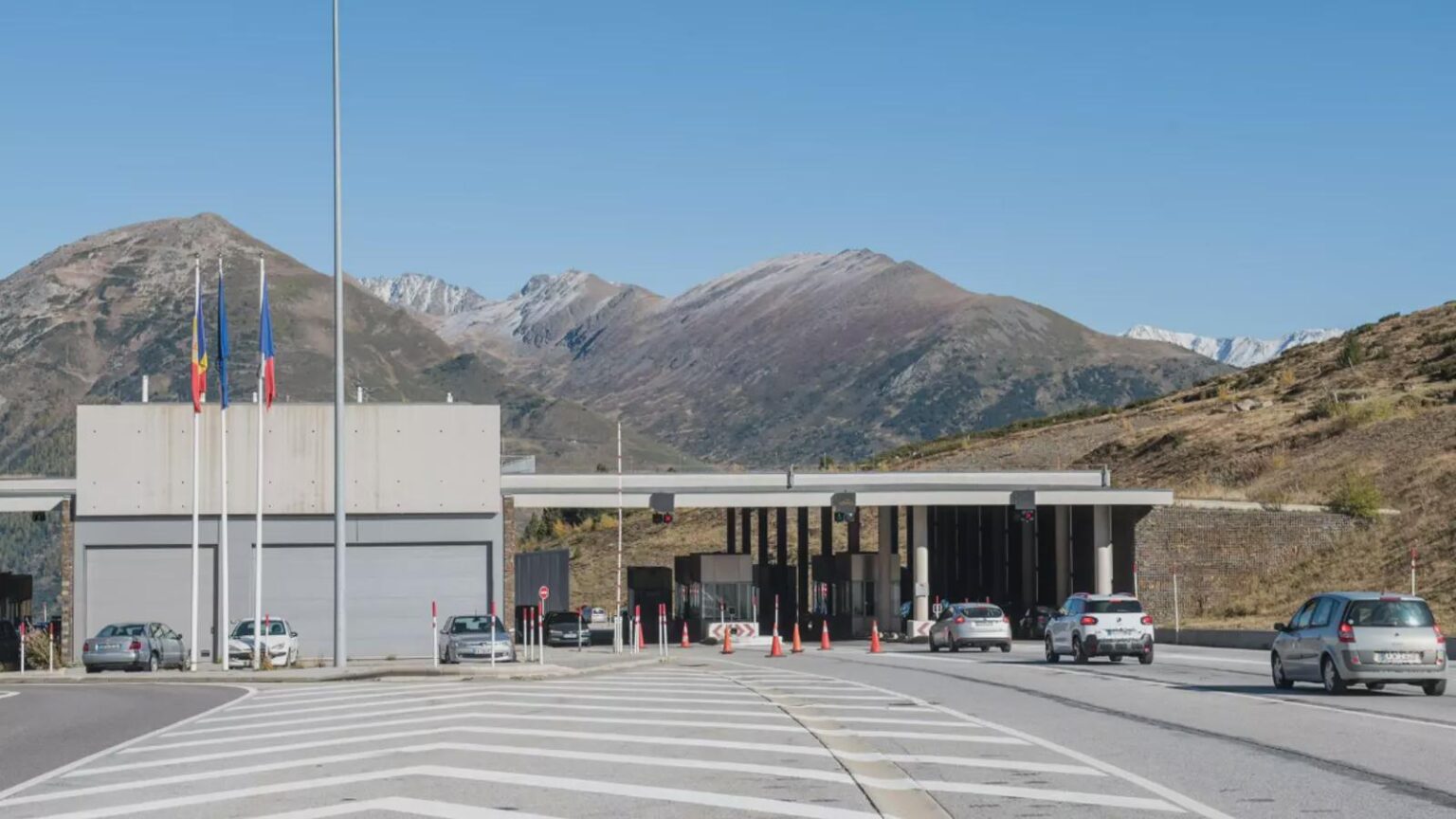 アンドラとフランスを結ぶ道路がタラスコで再開