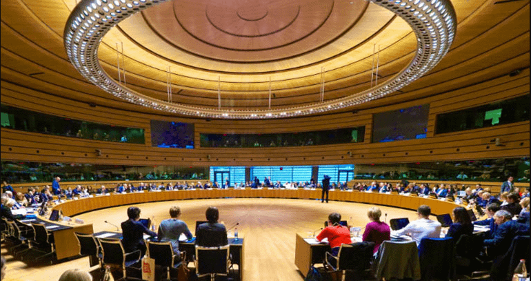 連合協定が承認された場合に通貨協定を修正するためのEUとの交渉