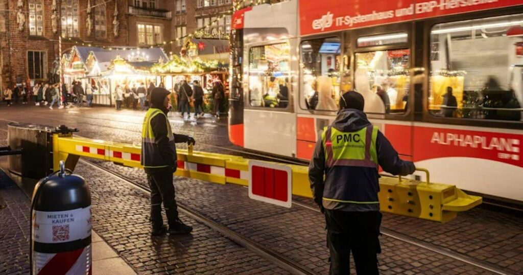 ブレーメンの路面電車内で、ルーマニア人男性がキスしていた若い女性２人を殴った。犠牲者の一人は気を失った