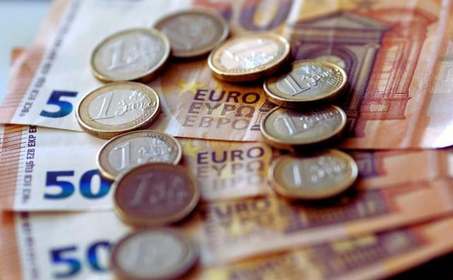 ブルガリア：ユーロまであと7日 - 2,000レバの総給与が1,022.59ユーロになる